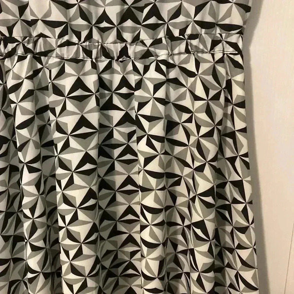 Elorie Geometric Print Dress - Picture 4 of 4